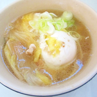 白菜と落とし卵の生姜スープ